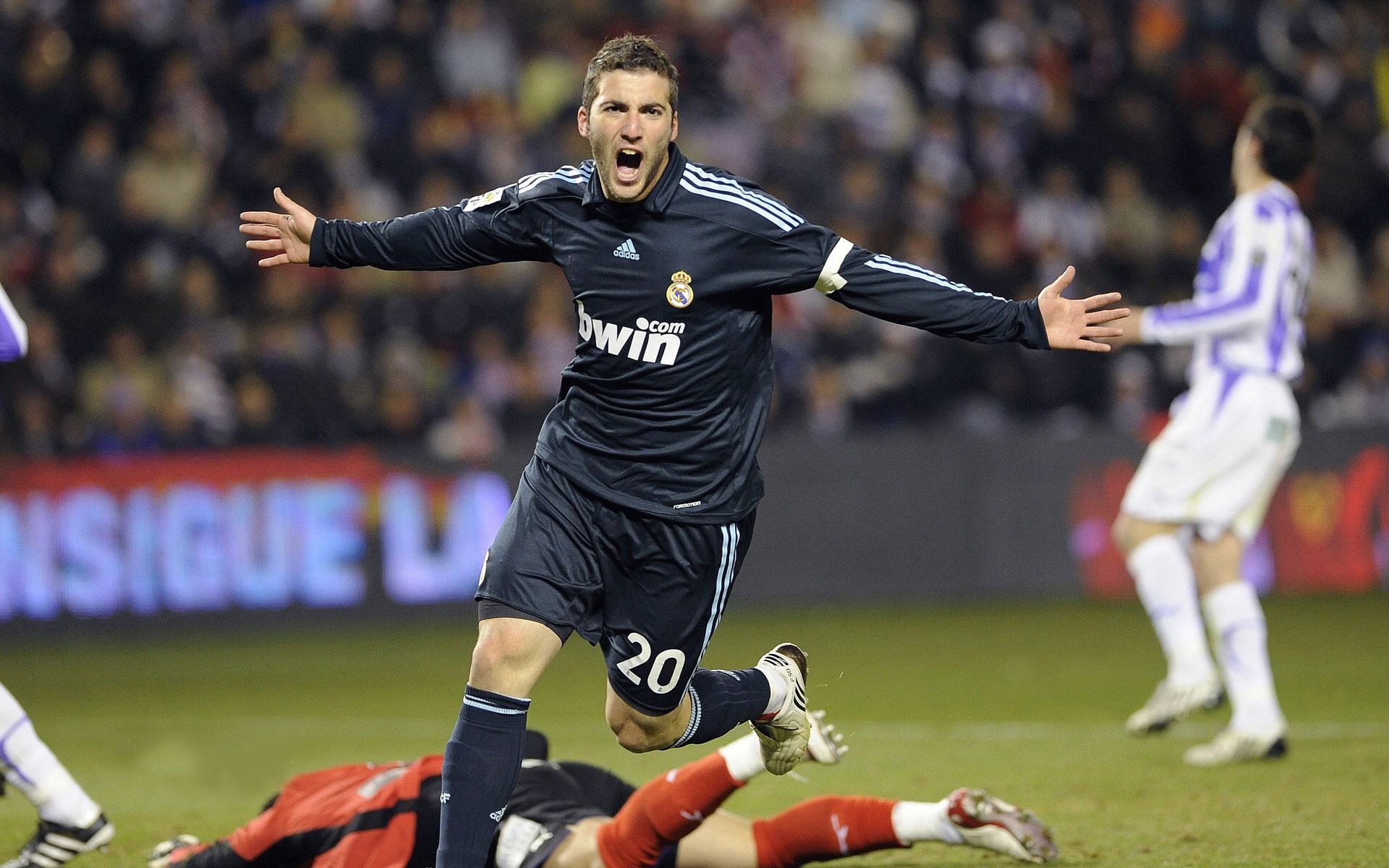 皇家社会阵地推进精准打穿对手防区,皇家社会队